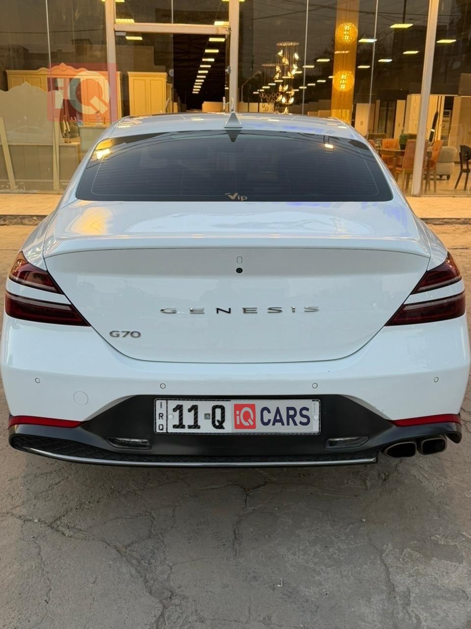 جنسس G70